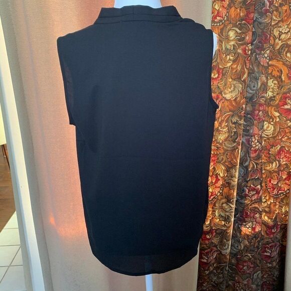 Nine West Sleek V-Neck Black Blouse - Picture 6 of 7